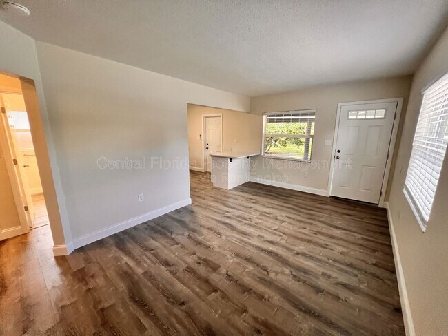 Foto del edificio - 2414 Formosa Ave