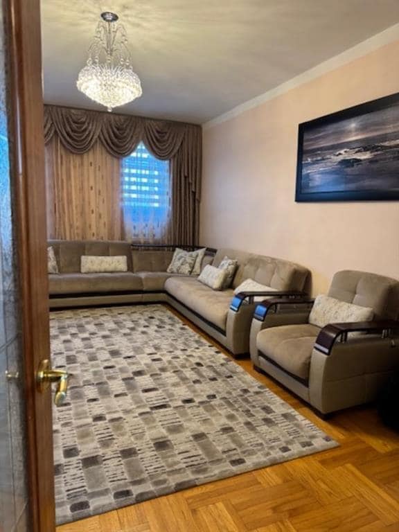 Building Photo - 1560 E 18th St