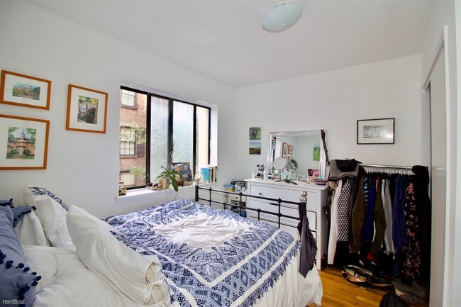 Foto del edificio - 725 E 9th St
