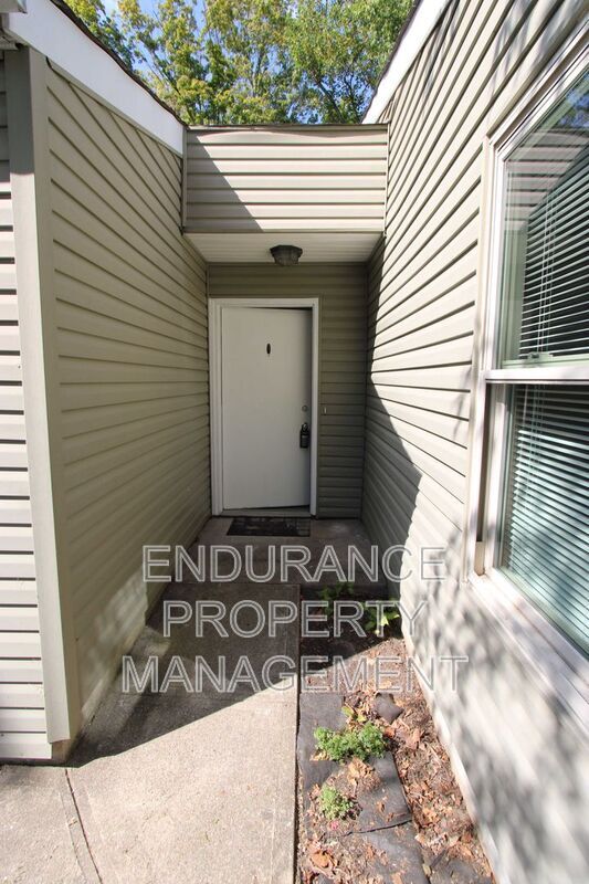 Building Photo - 7162 Woodridge Dr