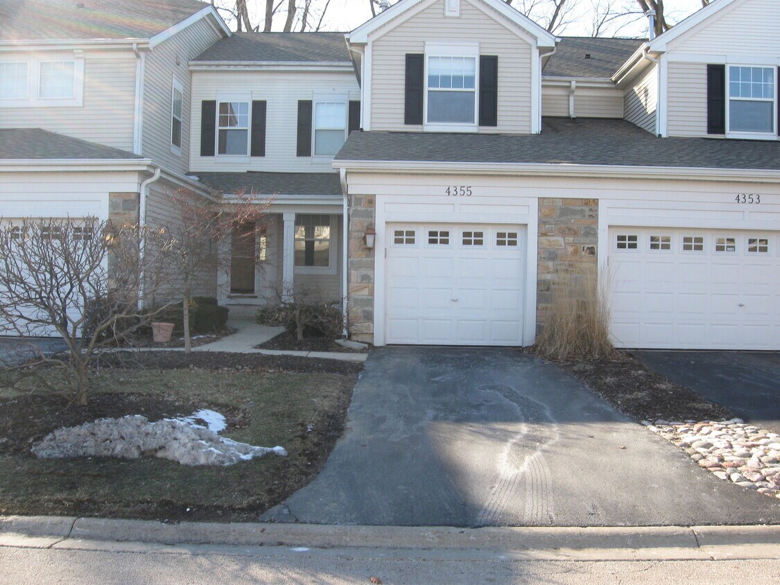 Foto principal - 4355 Waters Edge Dr