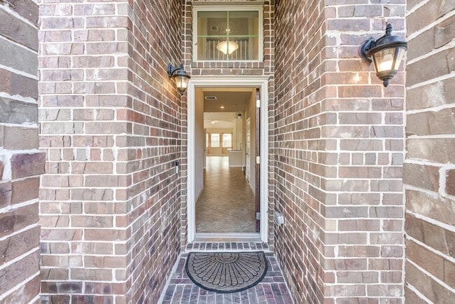 Building Photo - 18616 Birch Orch Ct