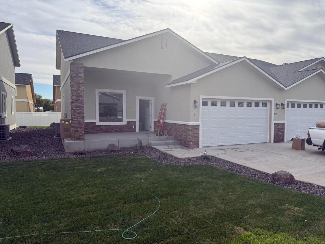 Foto principal - 502 S 90th Ave