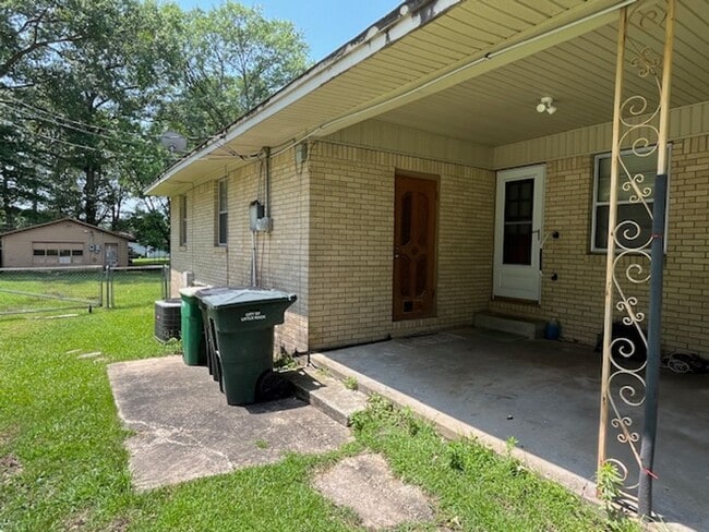 Building Photo - Very nice 3 Bedroom 1.5 Bath Mabelvale Home