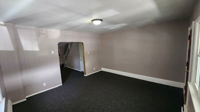 Foto del edificio - 3 bedroom 1 bathroom