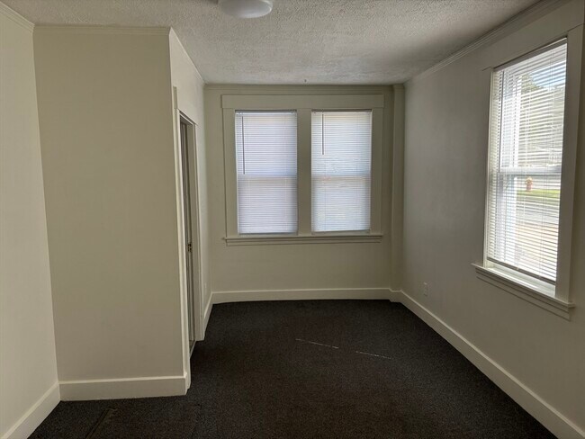Foto del edificio - 2 Hartford Ave S