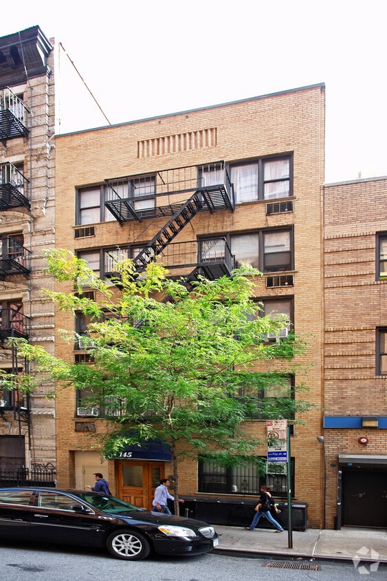 Building Photo - 145 E 26th St