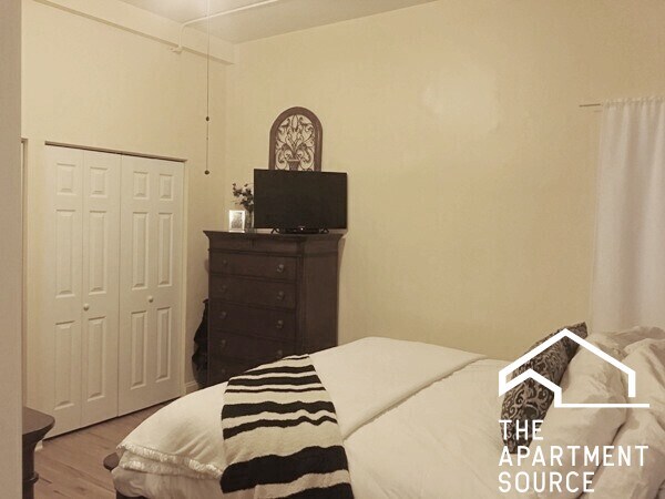 Foto del edificio - 918 Green Bay Rd