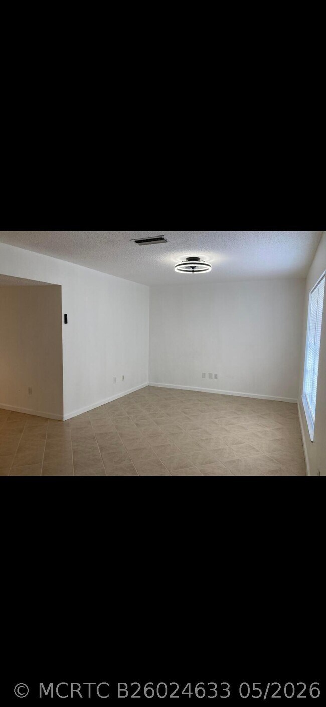 Foto del edificio - 1243 Kinglet Terrace