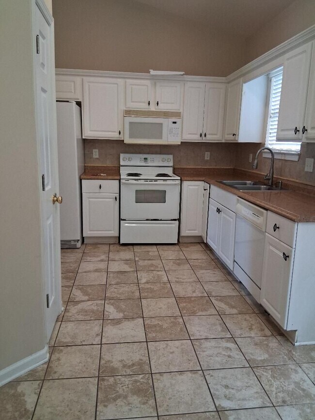 Building Photo - 6133 Letson Farms Dr