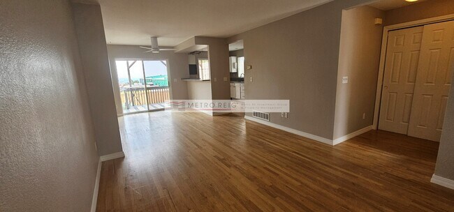 Foto del edificio - 4976 10th St