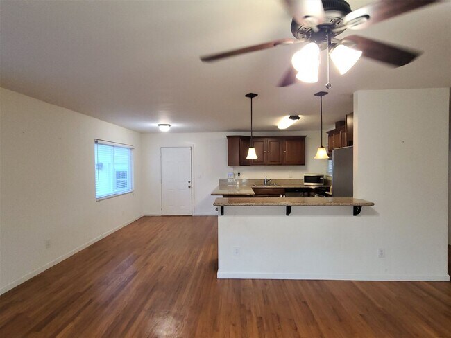 Foto del edificio - Beautiful 3 bedroom 2 bathroom home in Par...