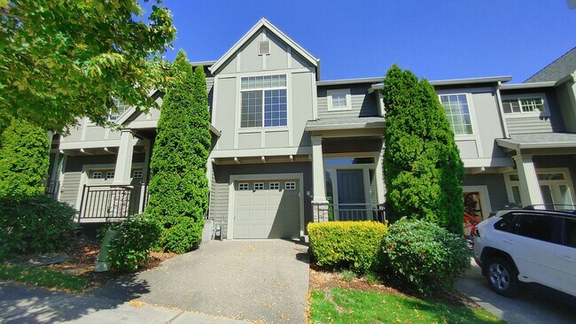 Building Photo - **$500 OFF THE FIRST FULL MONTH'S RENT** F...