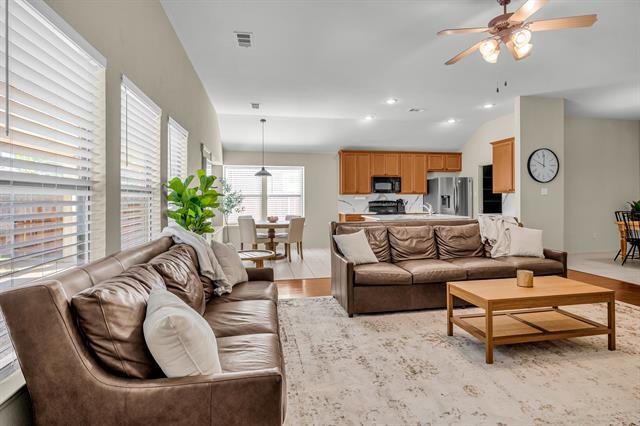 Foto del edificio - 12109 Ridge Tree Rd