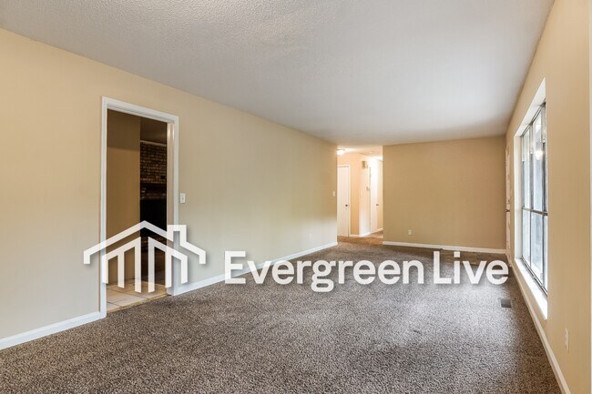 Foto del edificio - 1208 Oakley Dr