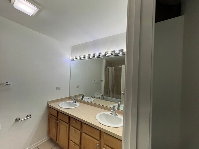 Foto del edificio - 1525 S Sangamon St