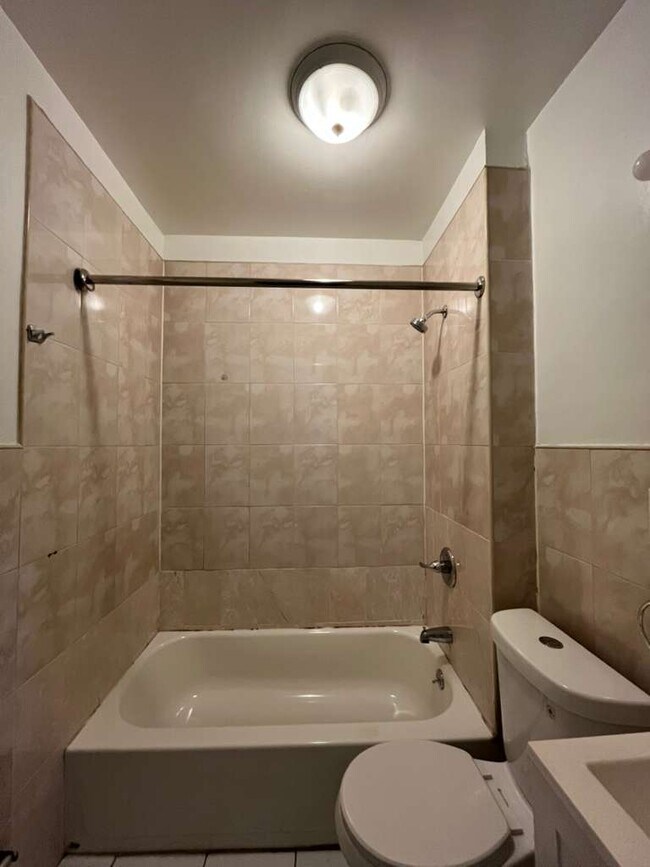 Foto del edificio - 31 Van Nostrand Ave