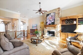 Building Photo - 103 Big Oak Dr