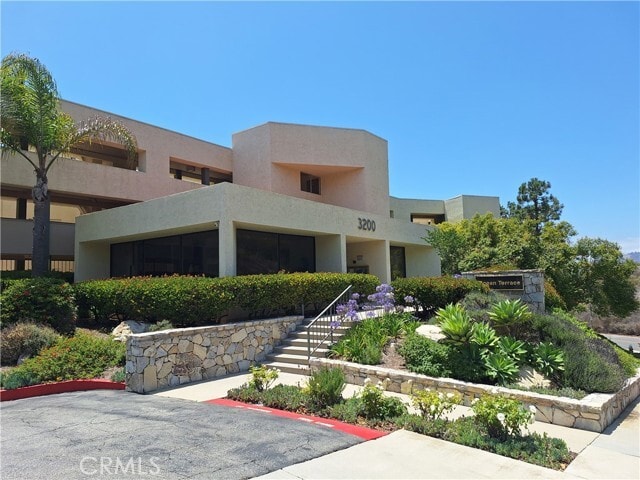 Building Photo - 3200 La Rotonda Dr