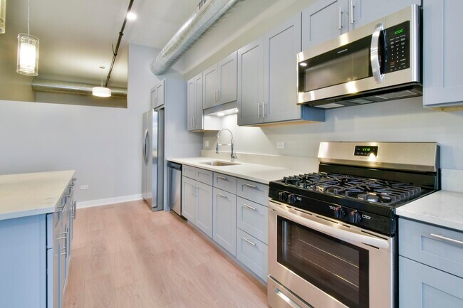 Building Photo - 25 W Hubbard St