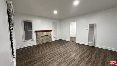 Building Photo - 1709 W 70th St