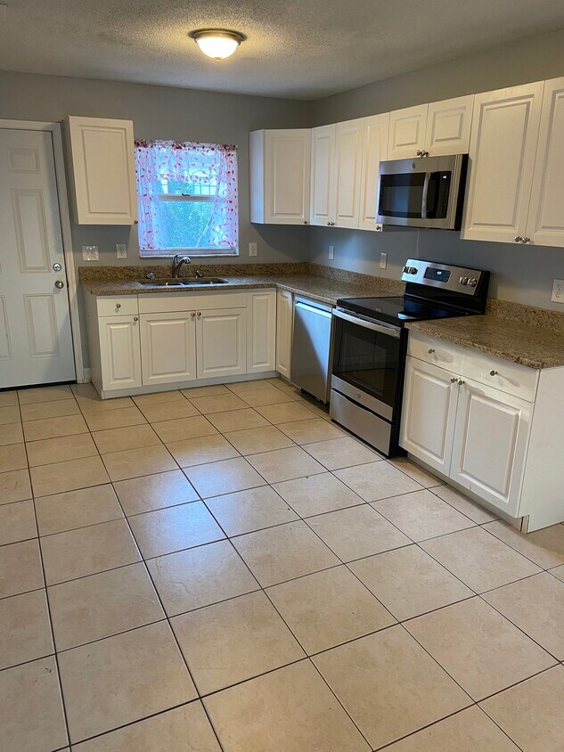 2328 fern palm drive, Edgewater, FL 32141 Townhome Rentals in