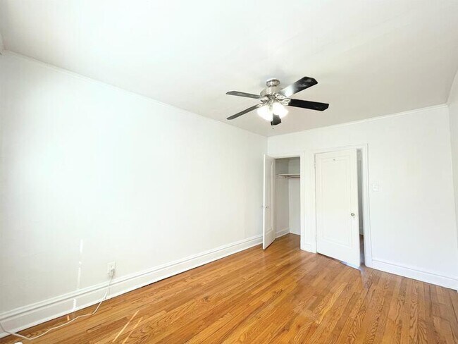 Foto del edificio - 6655 Berthold Ave