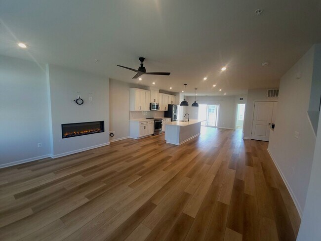 Foto del edificio - Like New 3 Bedroom Home with Garage For Rent in Henrico