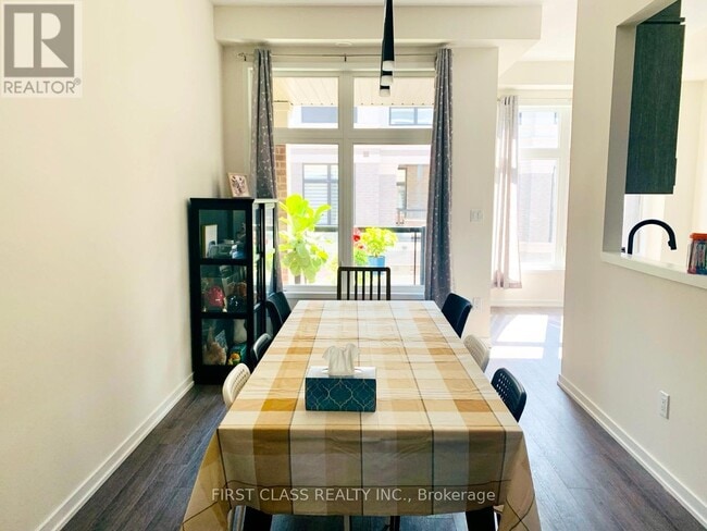 Building Photo - 10 Pantheon Ln