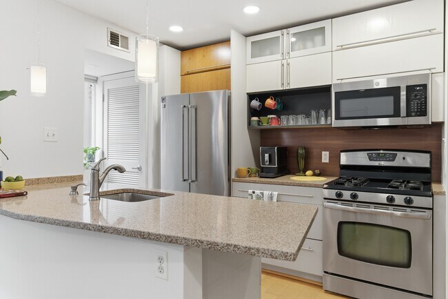 Foto del edificio - 1439 Chapin St NW