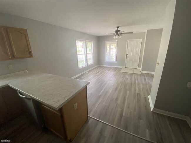 Building Photo - 3 br, 1 bath House - 701 S 27th St