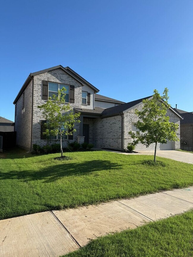 Foto del edificio - Spacious 5BR House in Pilot Point