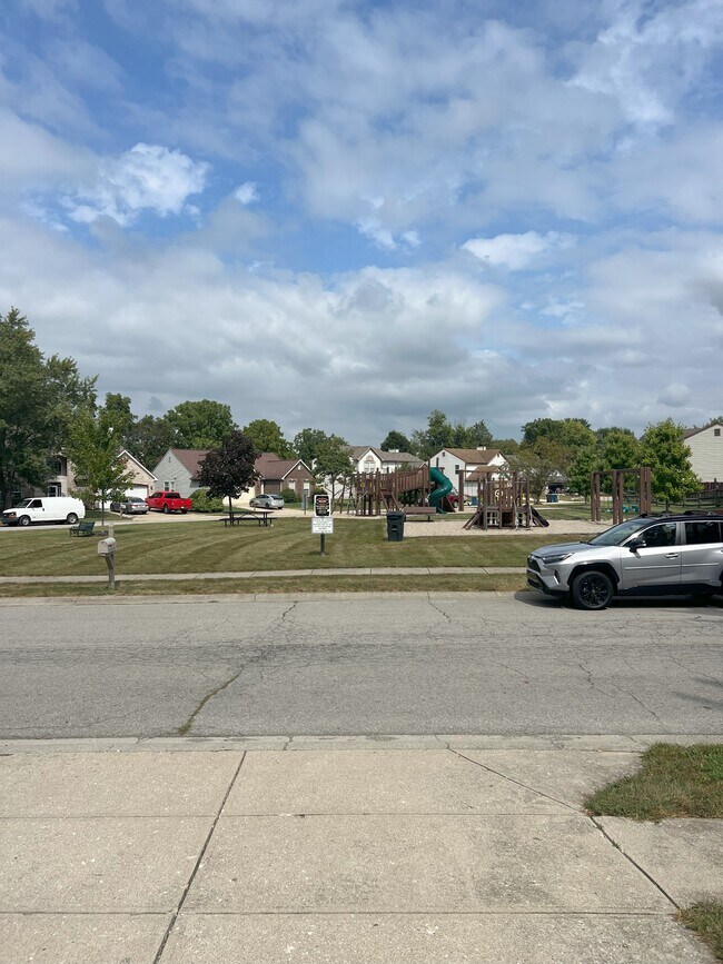 Foto del edificio - 12647 Gunnison Dr