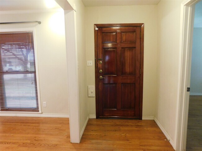 Foto del edificio - 2317 Dorrington St