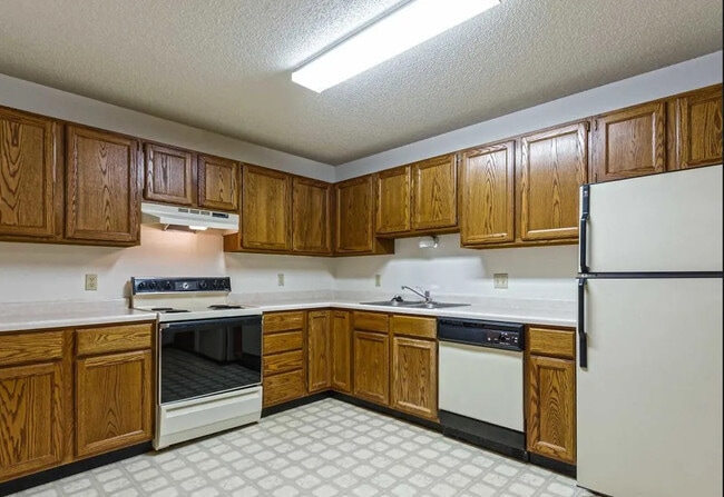 Building Photo - Eastmoor Apartments & Townhomes