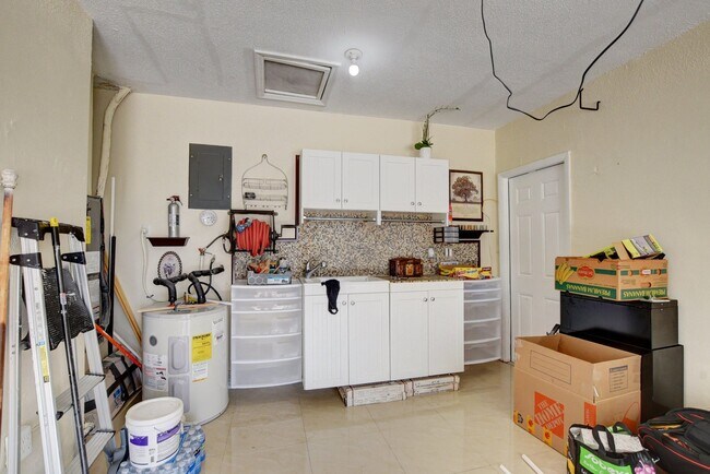 Foto del edificio - 806 SW 5th Ave