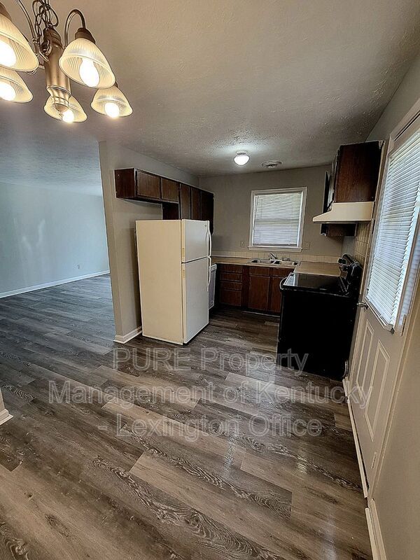 Building Photo - 1331 Liberty Dr