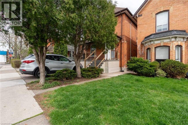 Building Photo - 11 Aikman Ave
