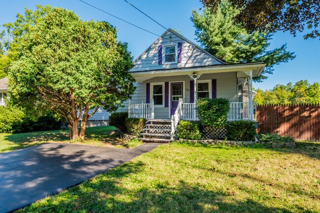 Building Photo - 202 River Meadow Dr