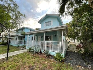 325 NW 19th Ln
