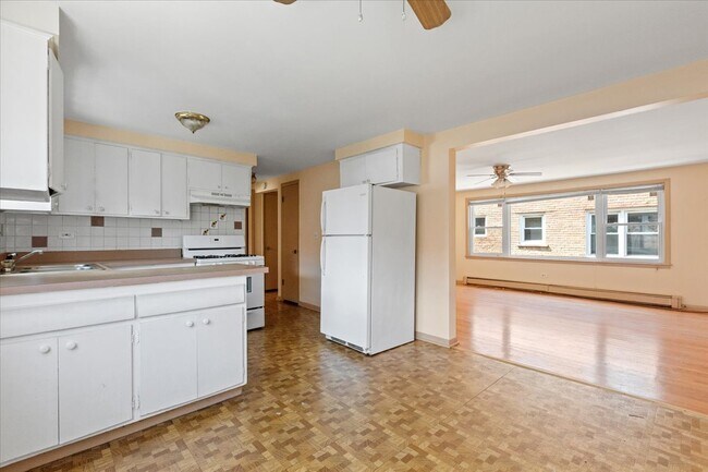 Foto del edificio - 2650 W Touhy Ave