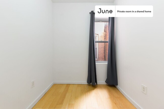 Foto del edificio - Private bedroom in 4 bed/2 bath Home