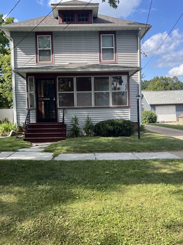 Primary Photo - 152 W Euclid Ave