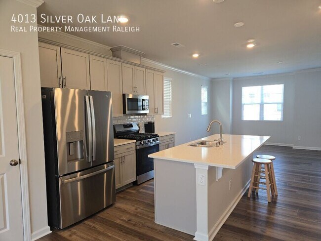 Foto del edificio - 4013 Silver Oak Ln