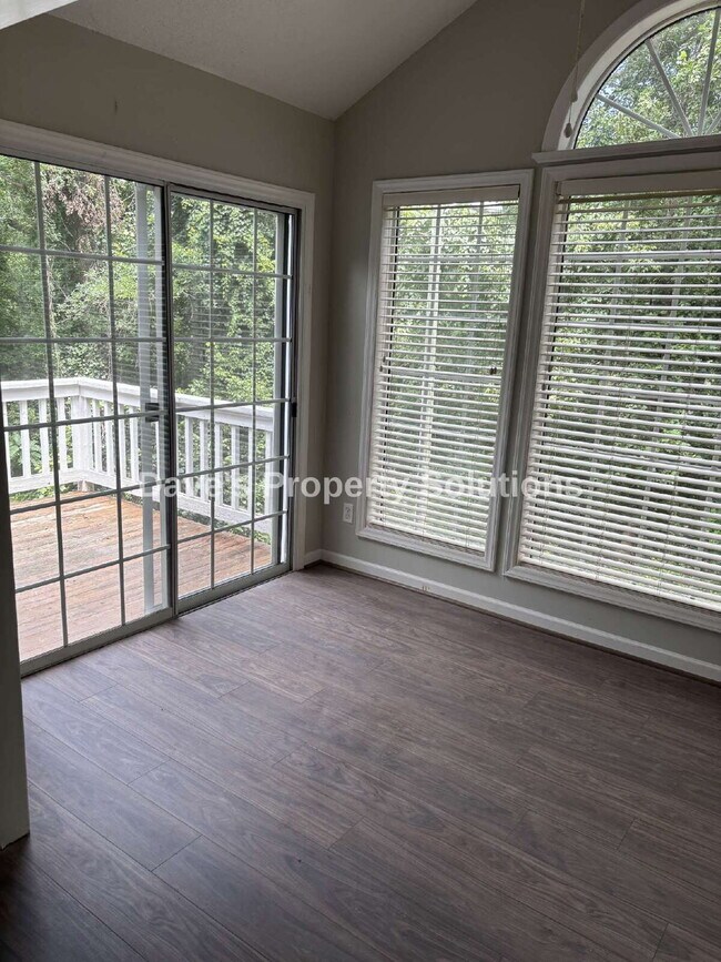 Foto del edificio - Beautiful Condo in Convenient Location!