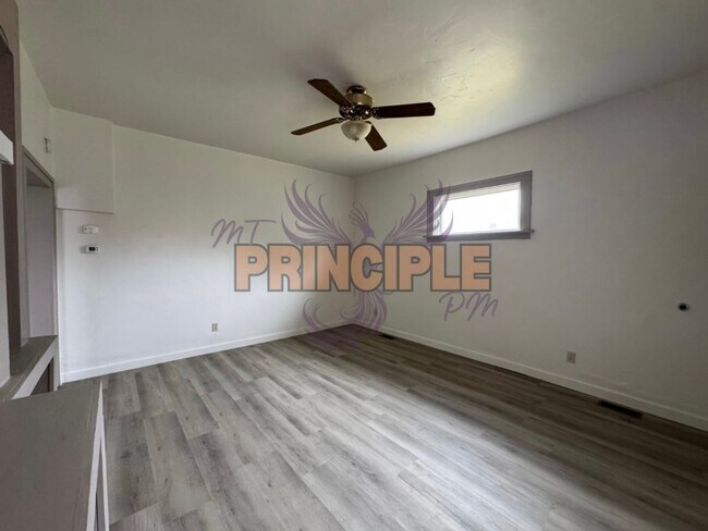 Foto del edificio - 2037 Whitman Ave