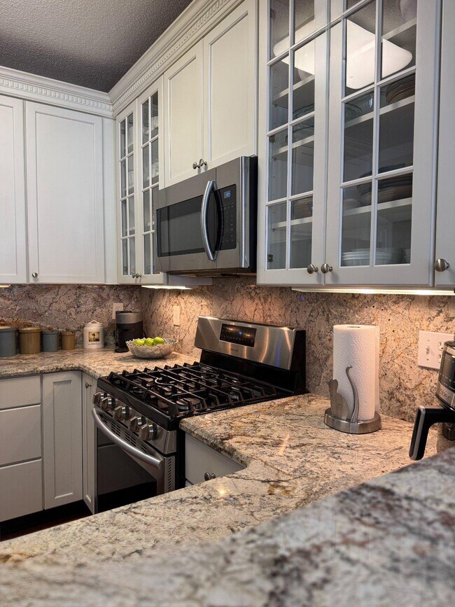 Building Photo - 14301 Grape Holly Grove