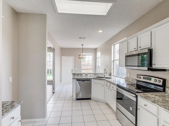 Building Photo - 4713 Park Downs Dr