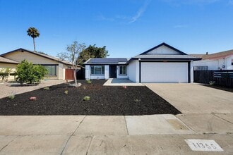 Building Photo - 11355 Camarosa Cir