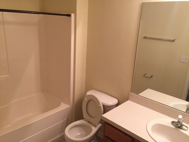 Building Photo - 9690 Amarante Cir